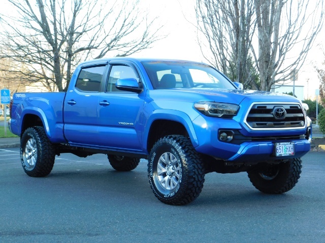 2016 Toyota Tacoma Double Cab 4WD 1-Owner LIFTED 33 "MUD FactroyWarnty   - Photo 2 - Portland, OR 97217