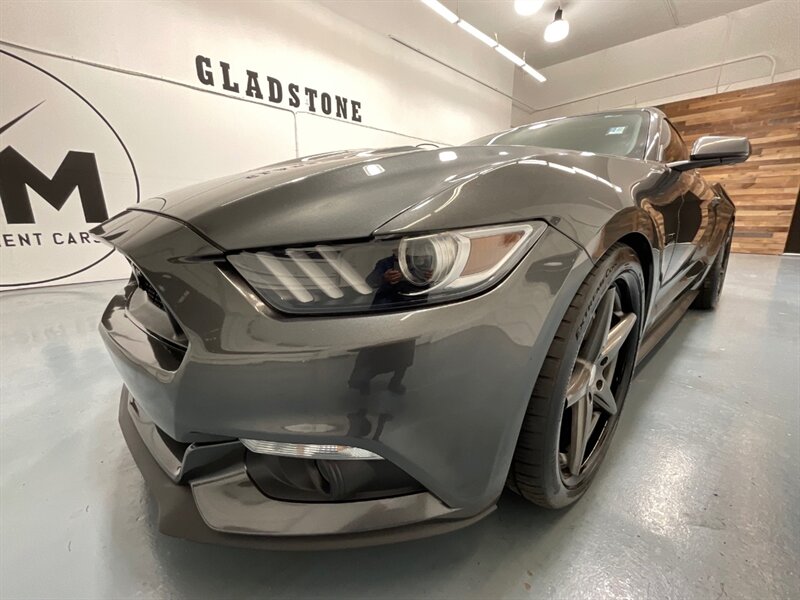 2017 Ford Mustang GT Premium / 5.0L V8 / Leather / 6-SPEED MANUAL  / ONLY 33,000 MILES - Photo 51 - Gladstone, OR 97027