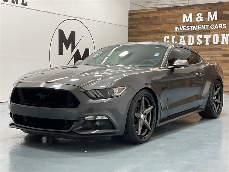2017 Ford Mustang GT Premium / 5.0L V8 / Leather / 6-SPEED MANUAL  / ONLY 33,000 MILES - Photo 1 - Gladstone, OR 97027