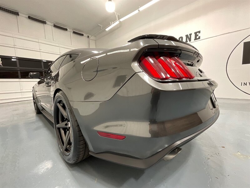 2017 Ford Mustang GT Premium / 5.0L V8 / Leather / 6-SPEED MANUAL  / ONLY 33,000 MILES - Photo 53 - Gladstone, OR 97027