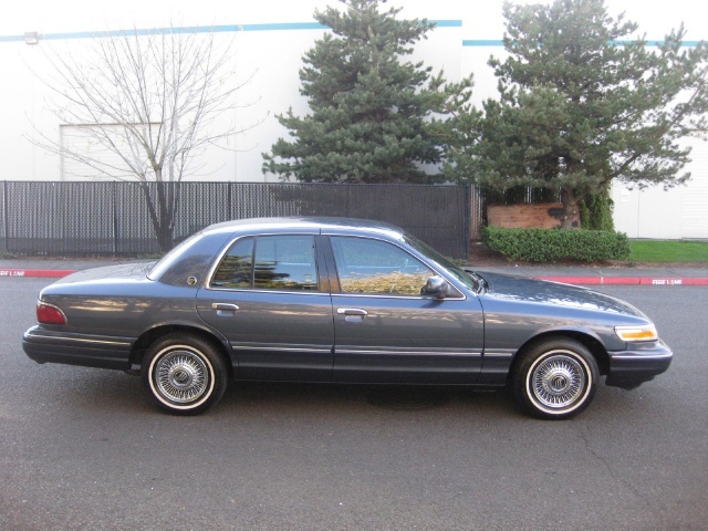 1996 Mercury Grand Marquis GS   - Photo 7 - Portland, OR 97217