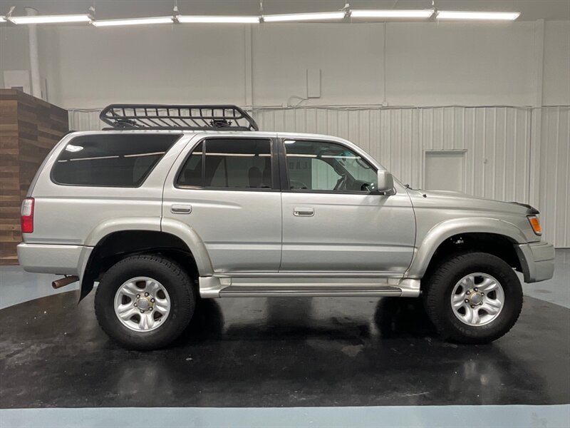 2001 Toyota 4Runner SR5 Sport 4X4 / 3.4L V6/ LOCAL / TIMING BELT DONE  / RUST FREE / Excel Cond - Photo 4 - Gladstone, OR 97027