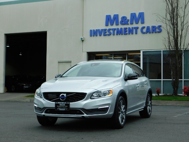 2017 Volvo V60 Cross Country T5 Premier / Cross Country / V60 / AWD / 1-OWNER   - Photo 1 - Portland, OR 97217