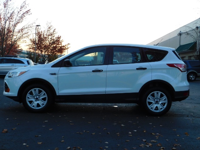 2013 Ford Escape S / Sport Utility / 1-OWNER / ONLY 28000 MILES   - Photo 3 - Portland, OR 97217