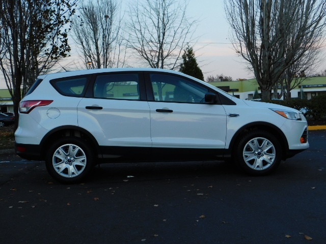 2013 Ford Escape S / Sport Utility / 1-OWNER / ONLY 28000 MILES   - Photo 4 - Portland, OR 97217