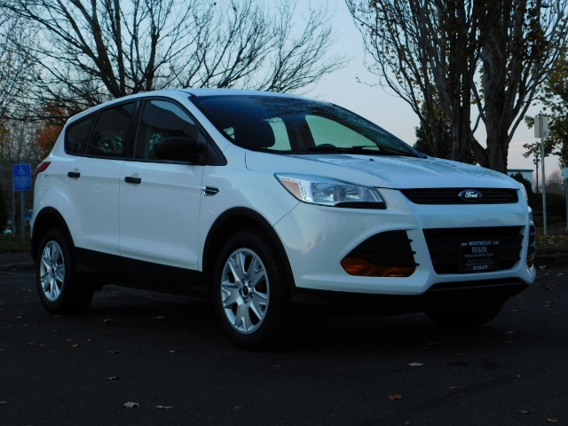 2013 Ford Escape S / Sport Utility / 1-OWNER / ONLY 28000 MILES   - Photo 2 - Portland, OR 97217