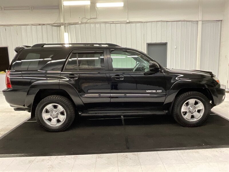 2005 Toyota 4Runner Limited 4WD V6 / Leather Heated Seats  /RUST FREE / Sunroof / Sharp & Clean !! - Photo 4 - Gladstone, OR 97027