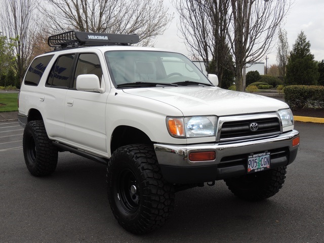 1997 Toyota 4Runner SR5 / 4X4 / 6Cyl / LIFTED LIFTED   - Photo 2 - Portland, OR 97217