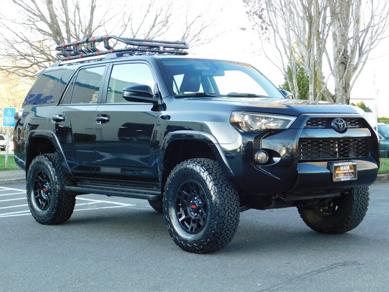 2019 Toyota 4Runner SR5 TRD UPGRADE / 4X4 / Leather / LIFTED LIFTED   - Photo 2 - Portland, OR 97217