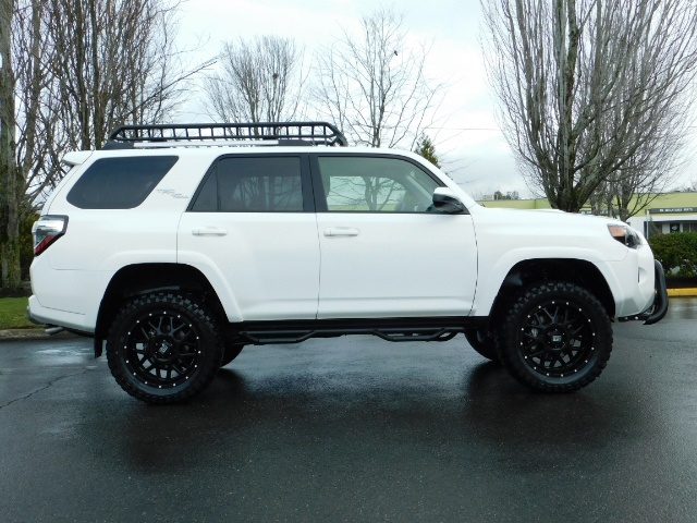 2017 Toyota 4Runner TRD Off-Road / 4X4 / NAVi / DIFF LOCK / LIFTED !!   - Photo 4 - Portland, OR 97217