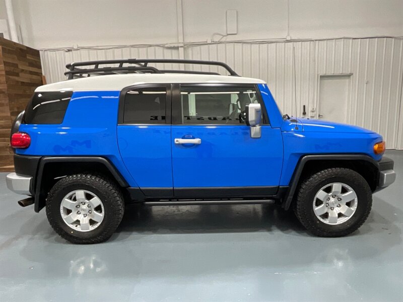 2007 Toyota FJ Cruiser Sport Utility 4X4 / Rear Diff Locks / ZERO RUST / Towing Pkg / Excel Cond / LOW MILES - Photo 4 - Gladstone, OR 97027