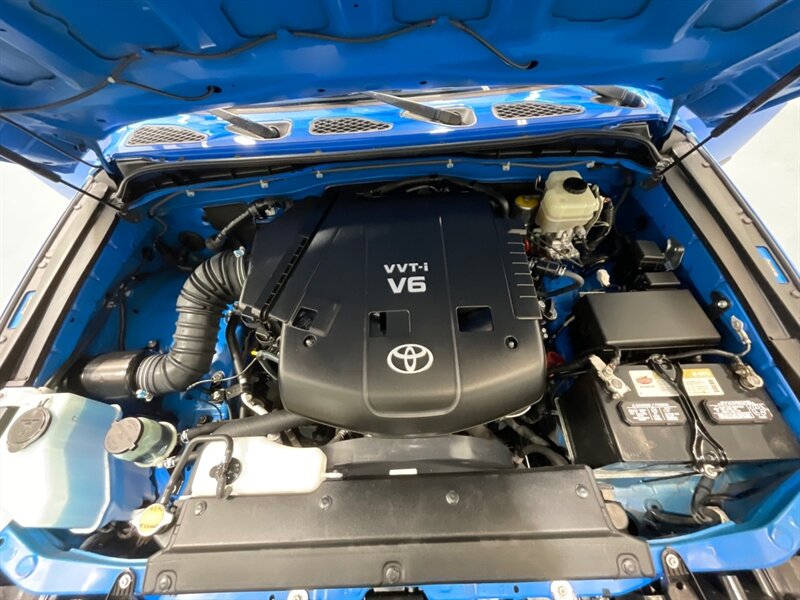 2007 Toyota FJ Cruiser Sport Utility 4X4 / Rear Diff Locks / ZERO RUST / Towing Pkg / Excel Cond / LOW MILES - Photo 41 - Gladstone, OR 97027