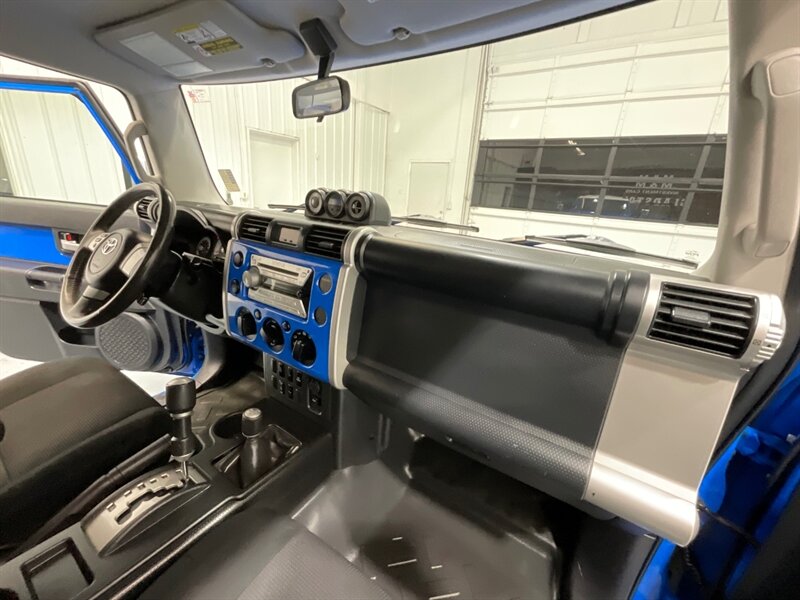 2007 Toyota FJ Cruiser Sport Utility 4X4 / Rear Diff Locks / ZERO RUST / Towing Pkg / Excel Cond / LOW MILES - Photo 15 - Gladstone, OR 97027