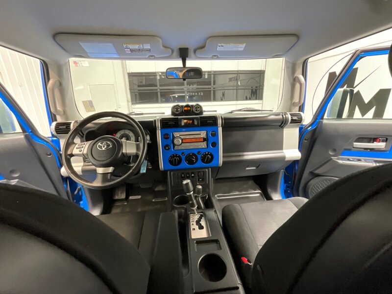 2007 Toyota FJ Cruiser Sport Utility 4X4 / Rear Diff Locks / ZERO RUST / Towing Pkg / Excel Cond / LOW MILES - Photo 35 - Gladstone, OR 97027