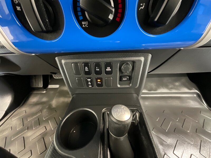 2007 Toyota FJ Cruiser Sport Utility 4X4 / Rear Diff Locks / ZERO RUST / Towing Pkg / Excel Cond / LOW MILES - Photo 20 - Gladstone, OR 97027