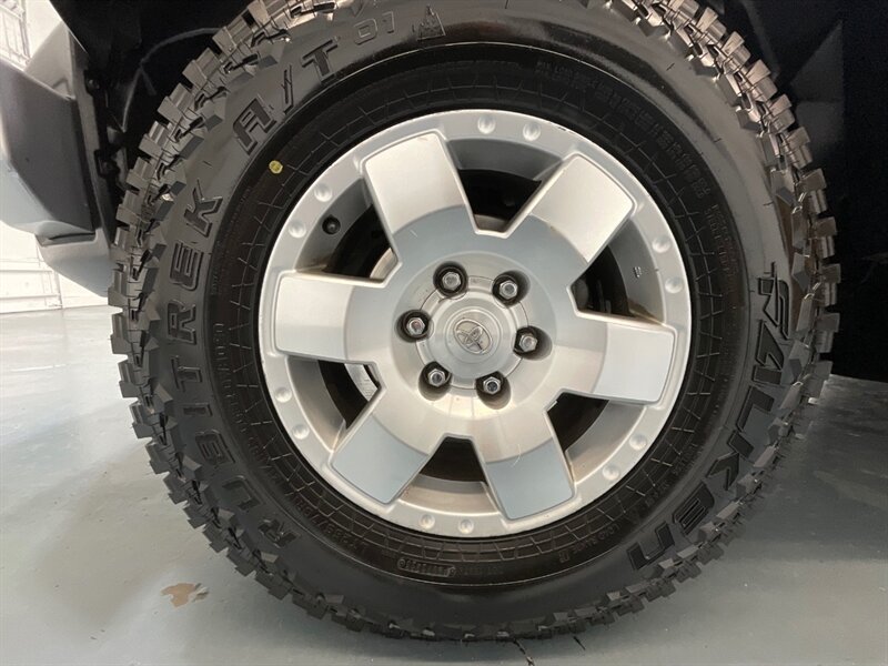 2007 Toyota FJ Cruiser Sport Utility 4X4 / Rear Diff Locks / ZERO RUST / Towing Pkg / Excel Cond / LOW MILES - Photo 39 - Gladstone, OR 97027