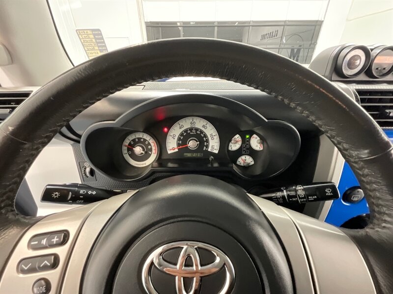 2007 Toyota FJ Cruiser Sport Utility 4X4 / Rear Diff Locks / ZERO RUST / Towing Pkg / Excel Cond / LOW MILES - Photo 37 - Gladstone, OR 97027