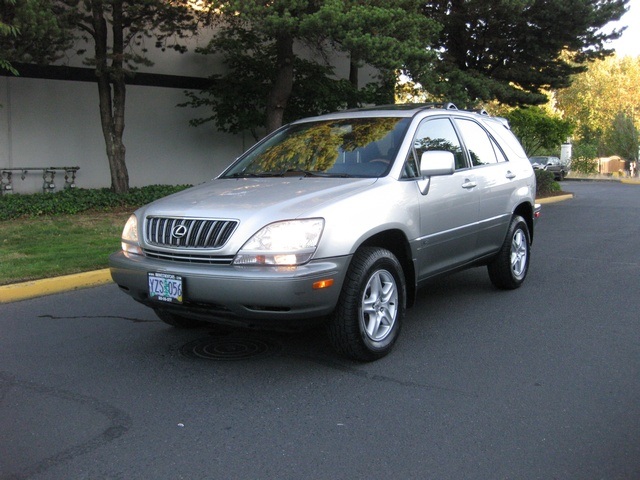 2002 Lexus RX 300 / AWD/ Leather/Moonroof/1-Owner   - Photo 1 - Portland, OR 97217