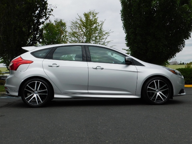 2014 Ford Focus ST / Hatchback / 6-SPEED / Recaro Leather Seats   - Photo 4 - Portland, OR 97217
