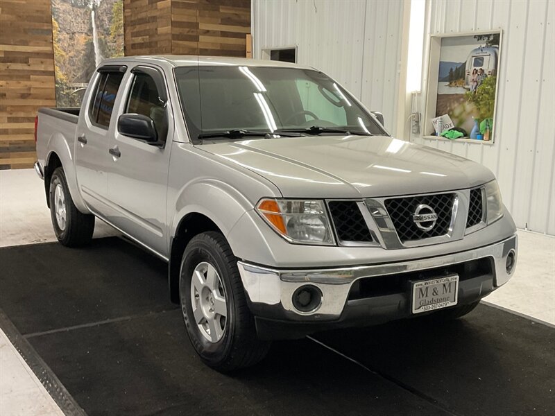2006 Nissan Frontier SE 4dr Crew Cab 4WD / LOCAL/ GREAT SERVICE HISTORY  /OREGON TRUCK / RUST FREE / 4.0 Liter 6Cyl / 152,000 MILES - Photo 2 - Gladstone, OR 97027