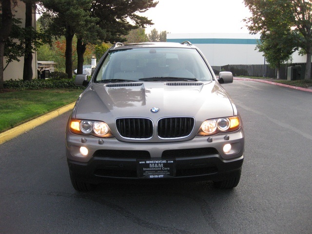 2005 BMW X5 3.0i AWD Panoramic Roof / NAVIGATION / 1-OWNER   - Photo 2 - Portland, OR 97217