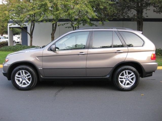 2005 BMW X5 3.0i AWD Panoramic Roof / NAVIGATION / 1-OWNER   - Photo 3 - Portland, OR 97217