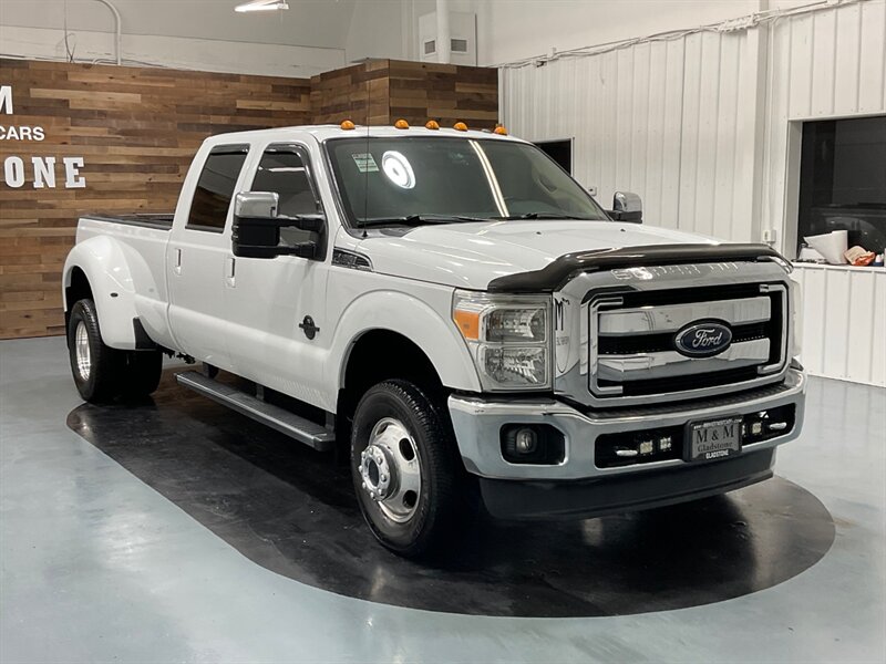 2012 Ford F-350 Lariat 4X4 / 6.7L DIESEL / DUALLY / 1-OWNER  / Leather / Sunroof/ Navigation - Photo 2 - Gladstone, OR 97027