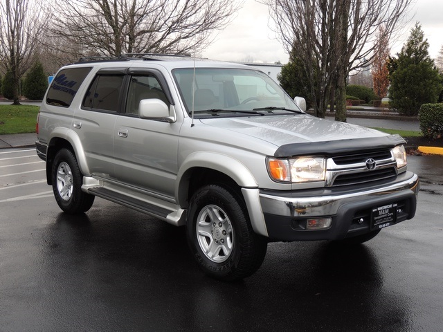 2001 Toyota 4Runner SR5 / 3.4L 6Cyl / 4X4 / Leather / Timing Belt Done   - Photo 2 - Portland, OR 97217