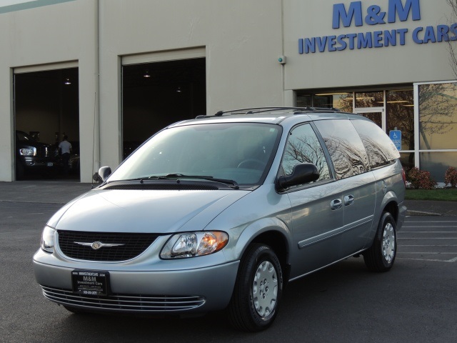2004 Chrysler Town & Country LX Family Value   - Photo 1 - Portland, OR 97217