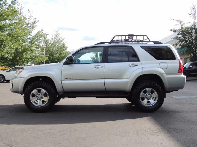 2007 Toyota 4Runner V6 4X4 / 3RD SEAT / DIFF LOCK / 1-OWNER / LIFTED   - Photo 3 - Portland, OR 97217