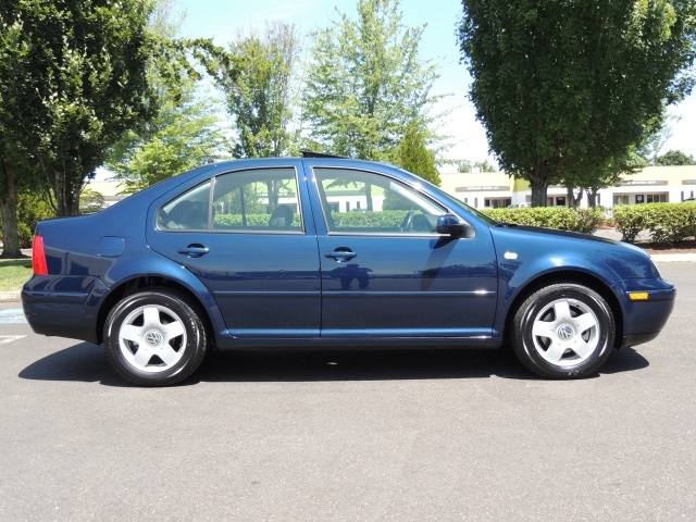 2002 Volkswagen Jetta GLS / Leather / Sunroof / 5-Speed   - Photo 4 - Portland, OR 97217