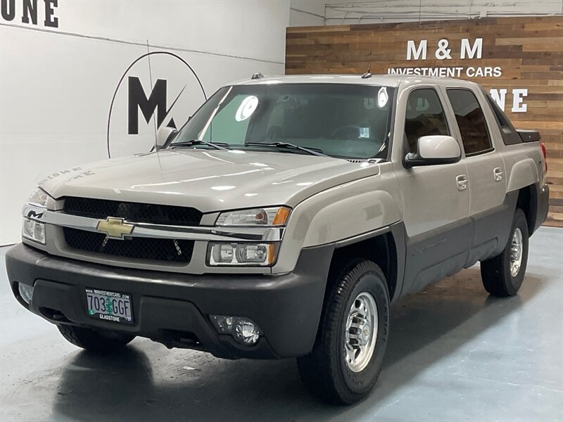 2004 Chevrolet Avalanche 2500 4X4 8.1L V8 / Sport Utility Pickup  / Leather heated Seats / Sunroof / NEW TIRES / ZERO RUST - Photo 1 - Gladstone, OR 97027