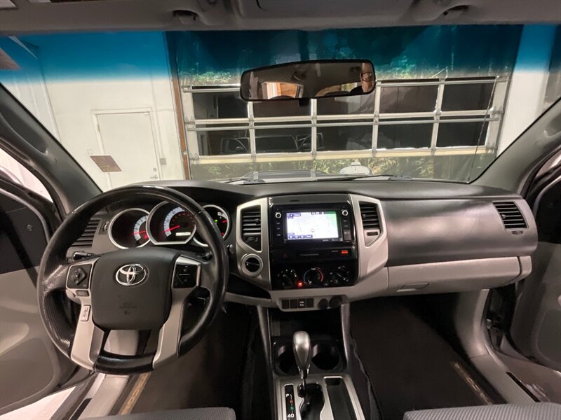 2015 Toyota Tacoma V6 TRD SPORT 4X4 / Navigation & Backup Camera  / LOCAL OREGON TRUCK / 6 FT BED / RUST FREE / 109,000 MILES - Photo 37 - Gladstone, OR 97027