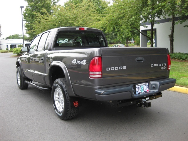 2004 Dodge Dakota SXT/4WD/ Magnum 6Cyl / 1-OWNER   - Photo 3 - Portland, OR 97217