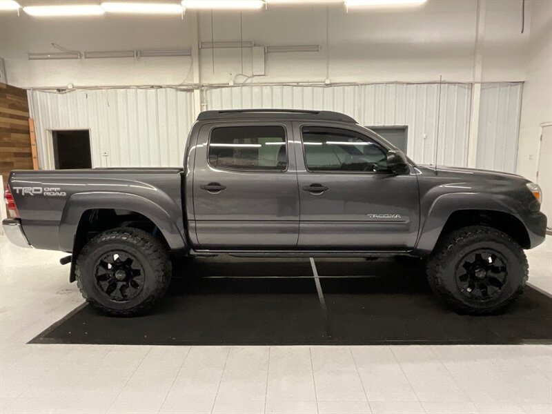 2015 Toyota Tacoma 4x4 V6 TRD OFF ROAD / LIFTED / ONLY 53,000 MILES  /LOCAL OREGON TRUCK / RUST FREE / REAR DIFF LOCKS / LIFTED w. 33 " BF GOODRICH TIRES& 17 " HELO WHEELS - Photo 4 - Gladstone, OR 97027