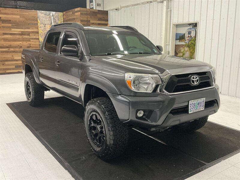 2015 Toyota Tacoma 4x4 V6 TRD OFF ROAD / LIFTED / ONLY 53,000 MILES  /LOCAL OREGON TRUCK / RUST FREE / REAR DIFF LOCKS / LIFTED w. 33 " BF GOODRICH TIRES& 17 " HELO WHEELS - Photo 2 - Gladstone, OR 97027