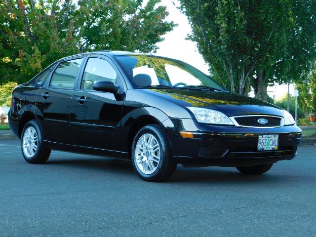 2007 Ford Focus ZX4 SE / 4Dr / Sunroof / New Tires   - Photo 2 - Portland, OR 97217