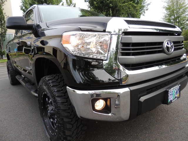 2014 Toyota Tundra SR5 / Crew Cab / 4X4 / 5.7L / LIFTED LIFTED   - Photo 10 - Portland, OR 97217