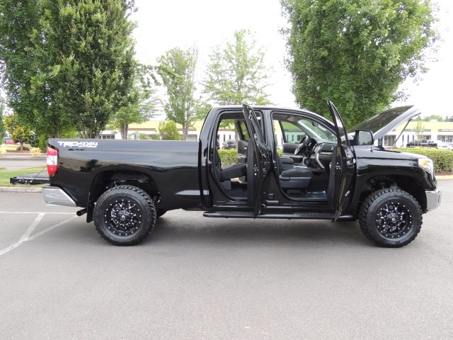 2014 Toyota Tundra SR5 / Crew Cab / 4X4 / 5.7L / LIFTED LIFTED   - Photo 30 - Portland, OR 97217