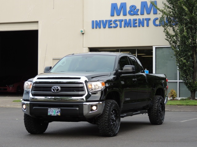 2014 Toyota Tundra SR5 / Crew Cab / 4X4 / 5.7L / LIFTED LIFTED   - Photo 1 - Portland, OR 97217