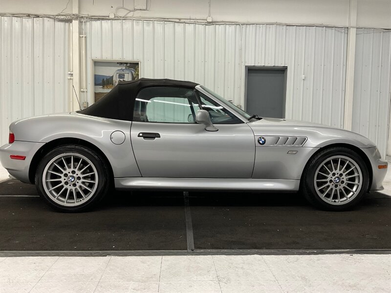 2001 BMW Z3 3.0i  / Leather Seats / LOCAL CAR / LOW MILES / Automatic Transmission - Photo 4 - Gladstone, OR 97027