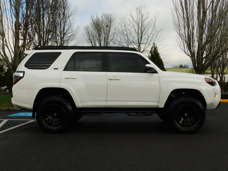 2016 Toyota 4Runner 4X4 / LEATHER / NAV / FACTORY WARRANTY / LIFTED   - Photo 4 - Portland, OR 97217