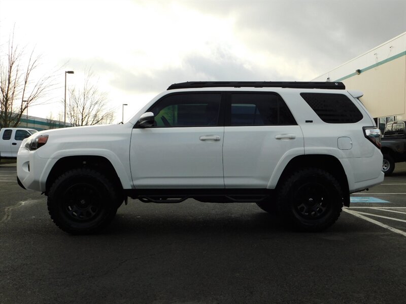 2016 Toyota 4Runner 4X4 / LEATHER / NAV / FACTORY WARRANTY / LIFTED   - Photo 3 - Portland, OR 97217