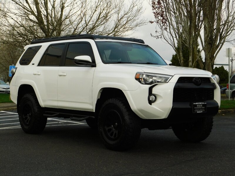 2016 Toyota 4Runner 4X4 / LEATHER / NAV / FACTORY WARRANTY / LIFTED   - Photo 2 - Portland, OR 97217