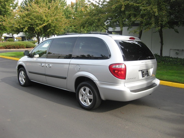 2005 Dodge Grand Caravan SE *7-Passengers* Automatic & Low Miles!!   - Photo 4 - Portland, OR 97217