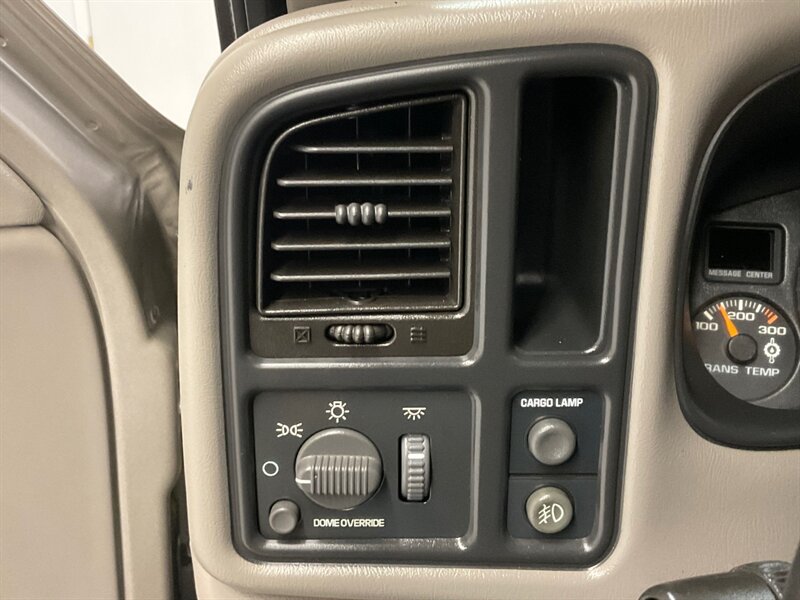 2002 GMC Sierra 2500 SLT Crew Cab 4X4 / 8.1L V8 / Leather & Heated Seat  / LOCAL TRUCK / RUST FREE / 132,000 MILES - Photo 19 - Gladstone, OR 97027