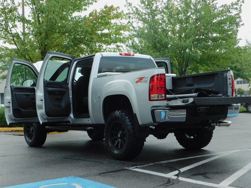 2011 GMC Sierra 1500 SLE 4X4 Crew Cab LIFTED Brand New 35 " MUD XD RIMS   - Photo 27 - Portland, OR 97217