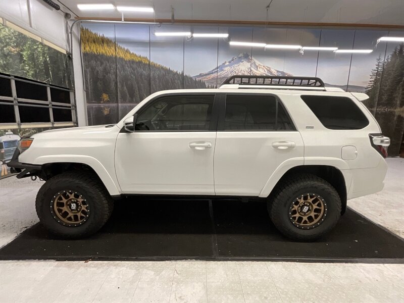 2015 Toyota 4Runner SR5 Premium 4X4 / 3RD ROW SEAT / LIFTED  / Leather & Heated Seats / Sunroof / Navigation & Backup Camera / CUSTOM BUMPER / 1-OWNER / RUST FREE - Photo 3 - Gladstone, OR 97027