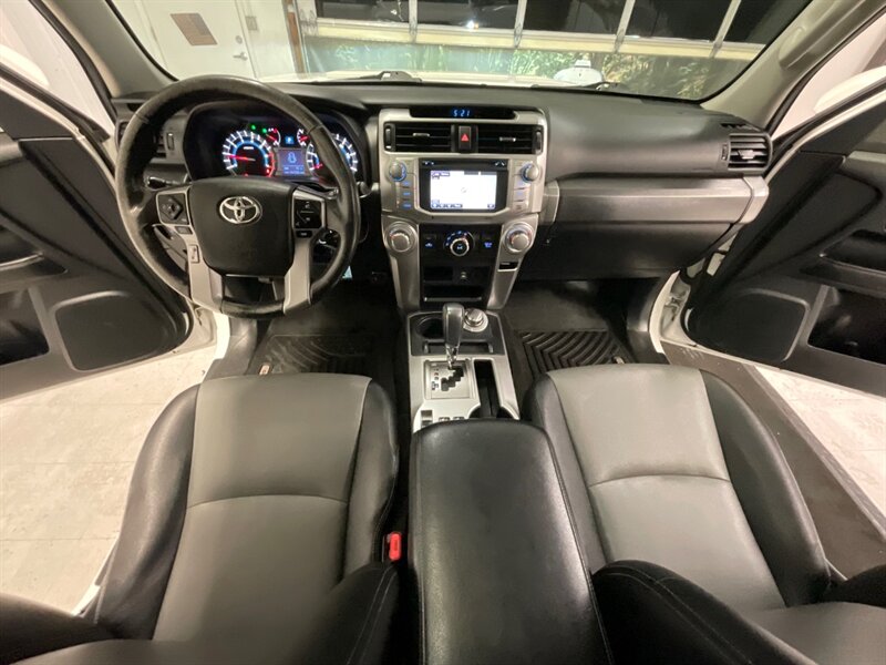 2015 Toyota 4Runner SR5 Premium 4X4 / 3RD ROW SEAT / LIFTED  / Leather & Heated Seats / Sunroof / Navigation & Backup Camera / CUSTOM BUMPER / 1-OWNER / RUST FREE - Photo 36 - Gladstone, OR 97027