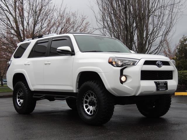 2016 Toyota 4Runner Trail Premium / 4X4 / Leather / Navigation /LIFTED   - Photo 2 - Portland, OR 97217